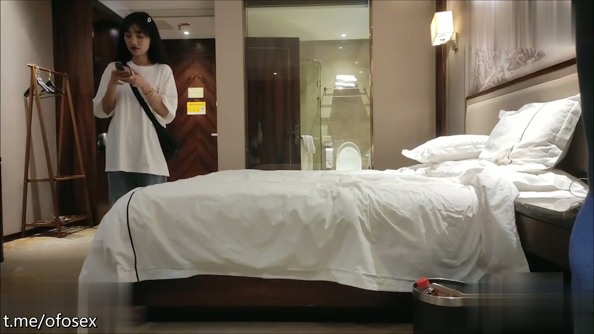 111 学生妹探花玉面酒店约炮❤️巨乳大学生兼职妹，妹子幽默分享第一次经历.mp4_20251022_165415.733