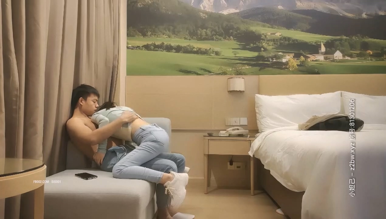 14 壹屌 苗条大学生，白嫩肌肤清纯至极 門票138，高端外圍，前凸後翹身材一級棒，兼職平面模特，溫柔甜美有說有笑.mp4_20251028_174741.727