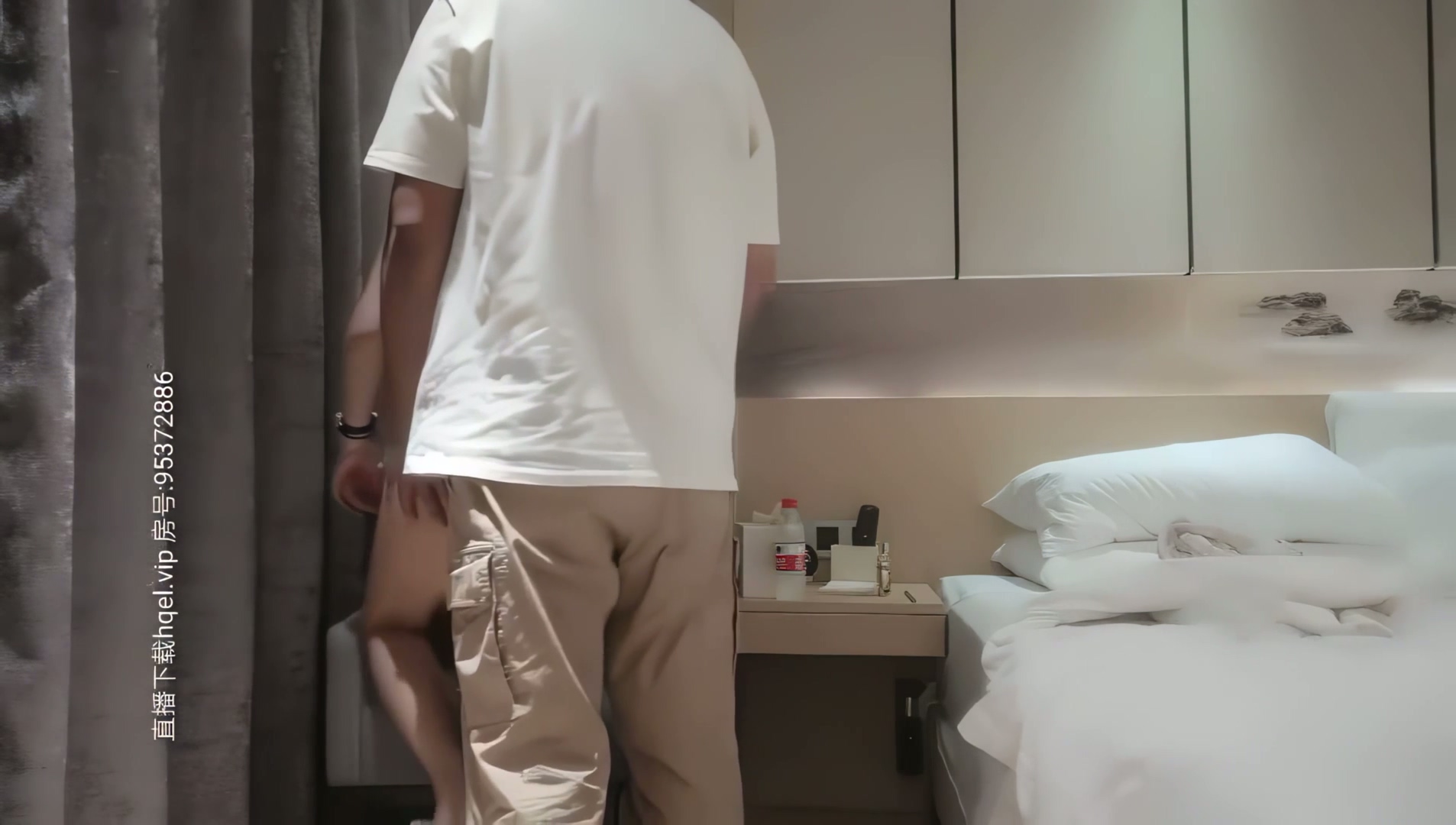 【小宝寻花】高颜值牛仔短裙外围妹子TP啪啪，调情摸逼大白奶子口交上位骑坐，呻吟娇喘非常诱人.mp4_20251015_174855.360