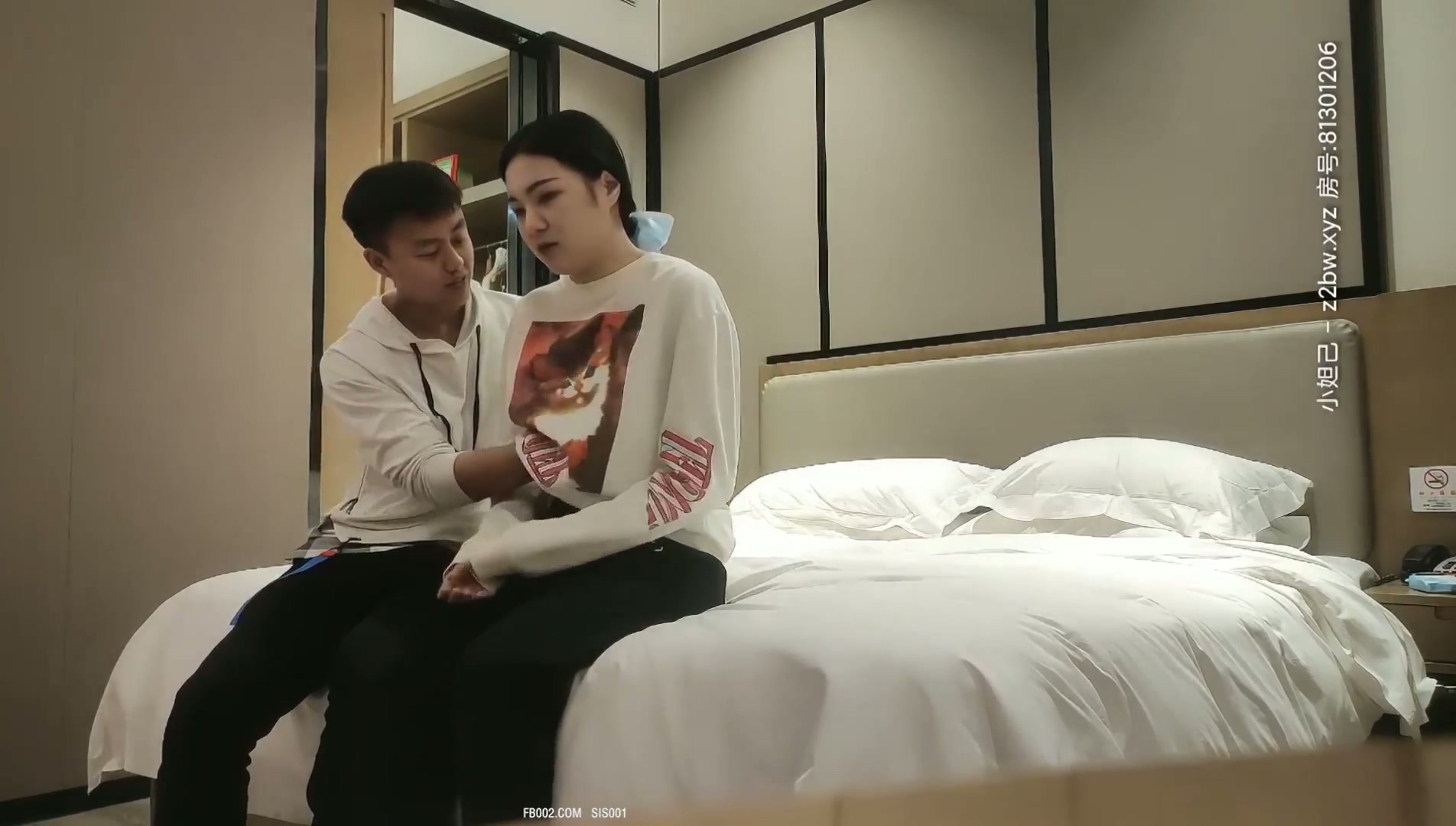 一屌 3000网约高端外围小姐姐，美乳长腿蜂腰翘臀，粉嫩酥胸温柔娇喘，.mp4_20251030_170735.534