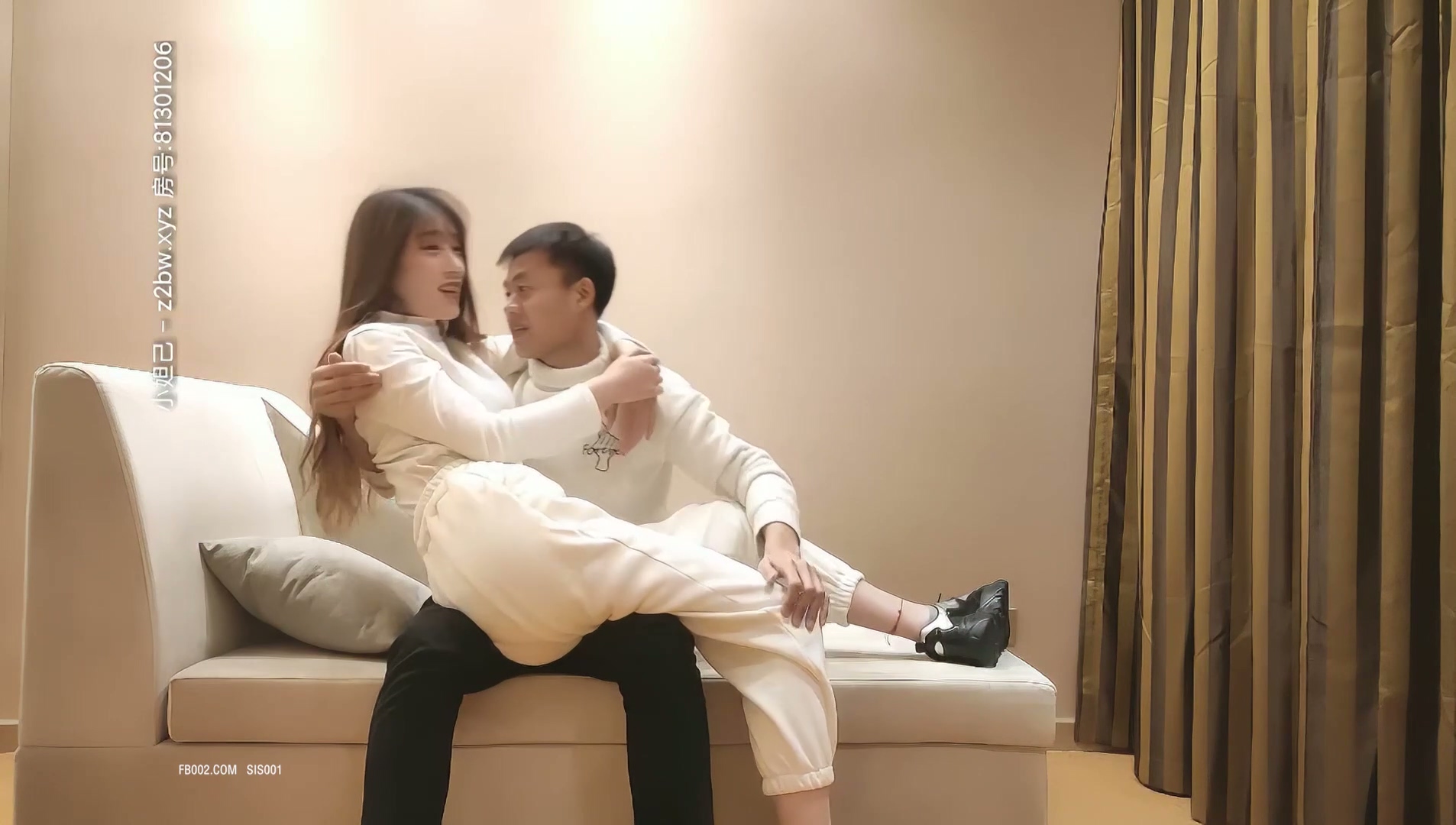 壹屌尋花】神似鞠婧祎，苗條00後嫩妹，超清設備偷拍.mp4_20251022_163708.854