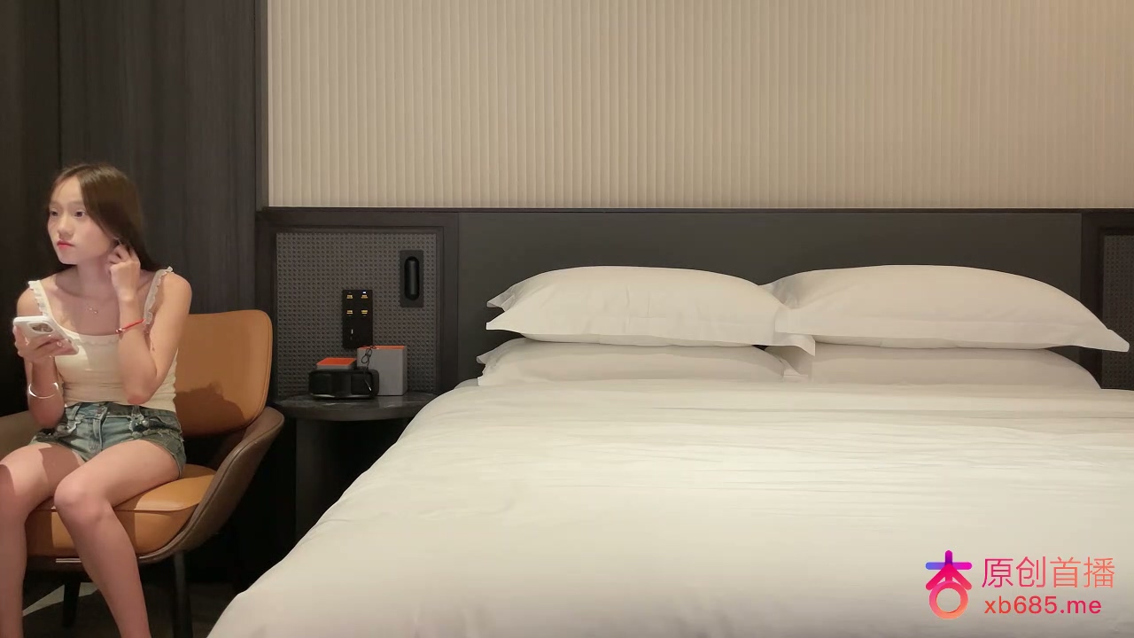 #杏吧曹长卿_3_今天约第一个小妹儿下面长红疙瘩，脱了衣服周旋好久才答应退钱，后边换了个夹子音JK妹子，黑丝加攻速夹子音叠暴击，中间偷偷拔套还差点被发现.mp4_20251030_171727.792