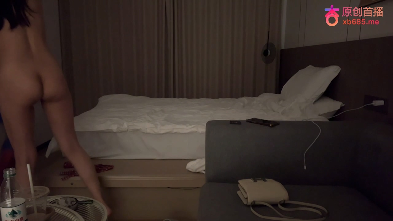 #杏吧蜘蛛侠_1_今天约了一个黑衣御姐，小姐姐皮肤很好，又纯又欲，化身蜘蛛侠各种姿势玩弄.mp4_20251015_162613.478