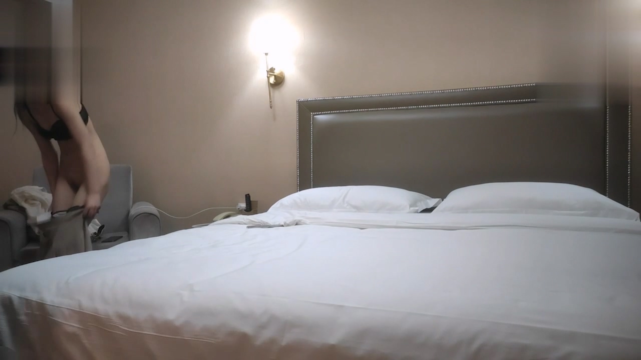 瘦子探花 2023-5-15 約戰零零後高顏值清純美眉超級嫩粉幹淨白虎逼操起來真的好爽賊緊.ts_20251029_165019.588