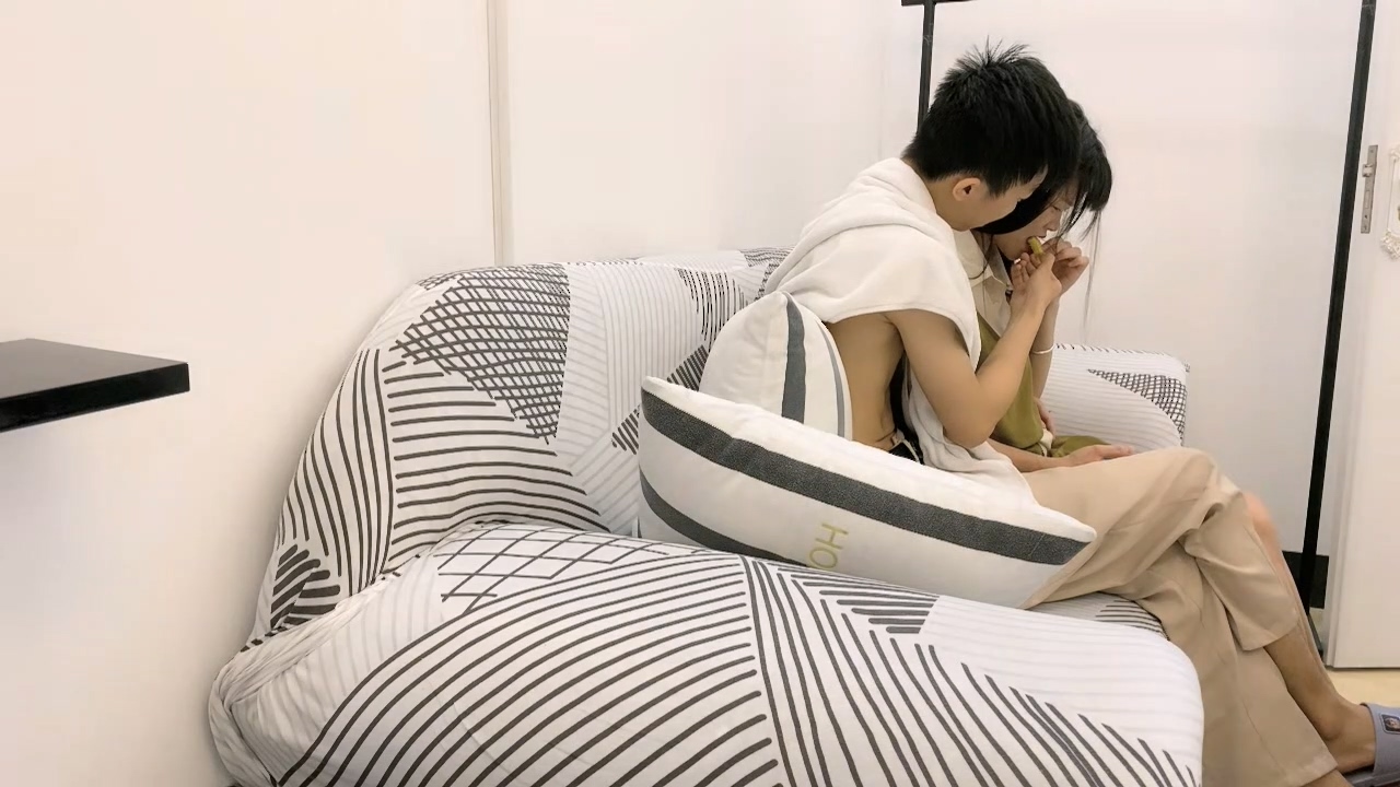 瘦猴先生探花 2023.4.3 泡良佳作，良家人妻，穿好衣服又想搞，內射小逼逼水多.ts_20251029_171047.481