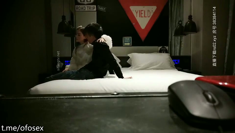 秦总全国探花20200330 (1).Mp4_20251022_154351.855