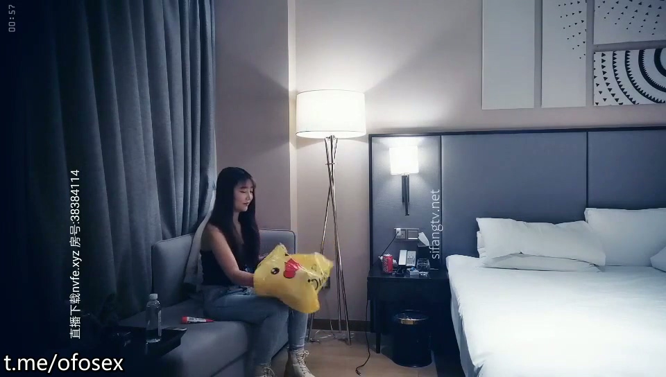 秦总全国探花l-2020-4-4-140.mp4_20251022_154936.731