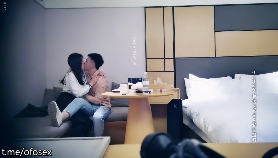 秦总全国探花l-2020-4-7-6.mp4_20251022_162129.624