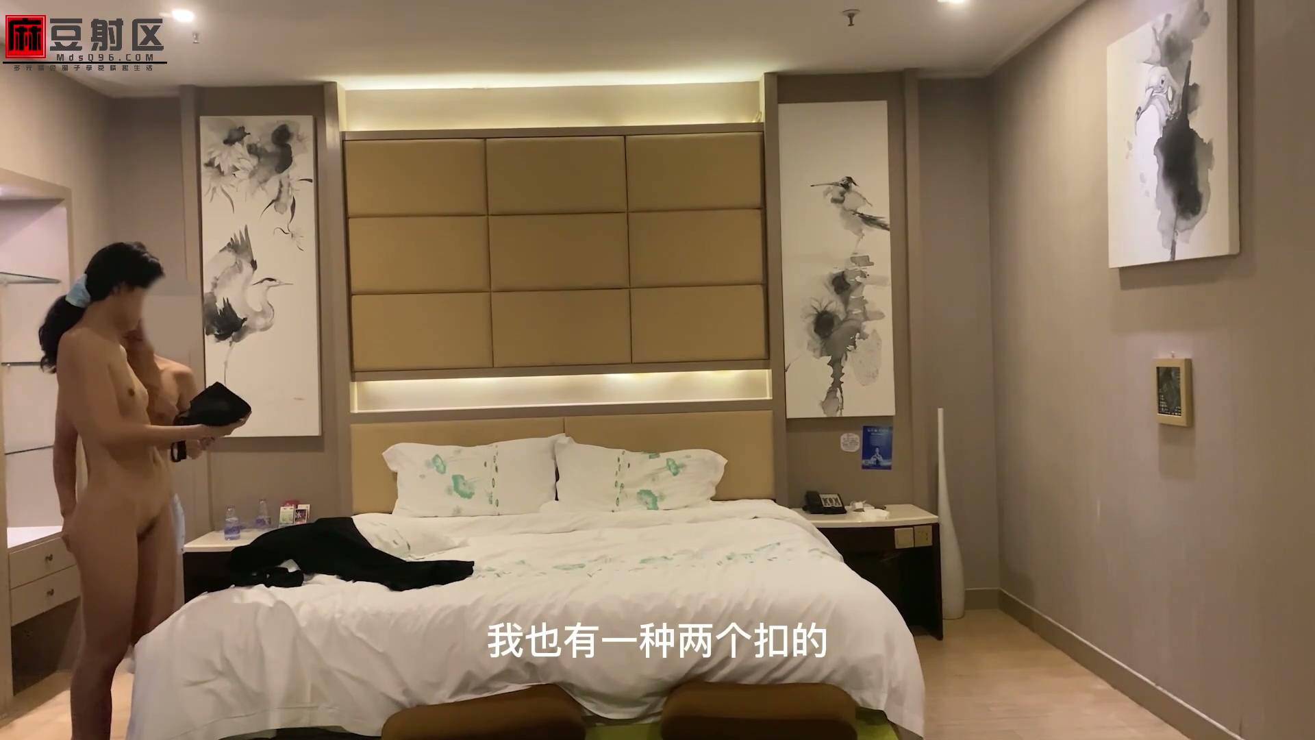 老牛哥探花 酒店約炮酒吧上班的兼職妹 紅唇少女欲火難耐緊致花莖吞精不停 紅唇少女欲火難耐 緊致花徑吞莖不停.ts_20251022_170615.053