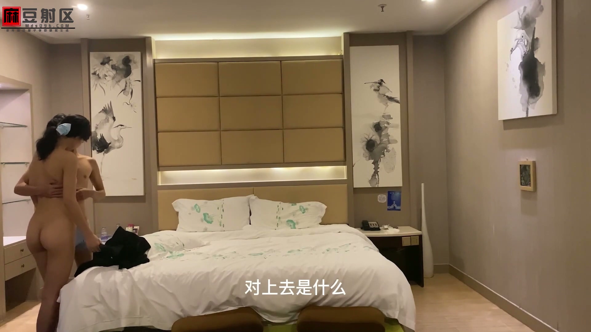 老牛哥探花 酒店約炮酒吧上班的兼職妹 紅唇少女欲火難耐緊致花莖吞精不停 紅唇少女欲火難耐 緊致花徑吞莖不停.ts_20251022_170618.644